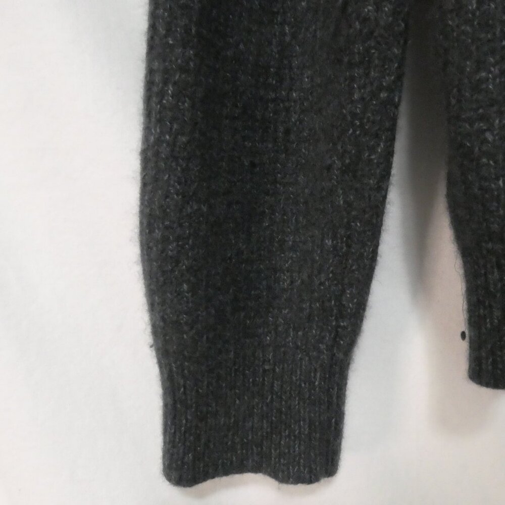 VINCE | medium | Classic Grey Soft Crew Neck Cashmere Sweater - Picture 12 of 14
